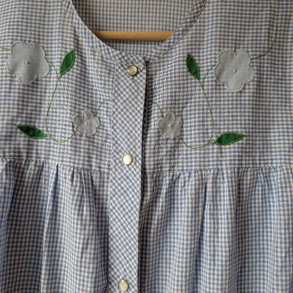 Vintage Nightgown Maxi Blue Gingham Flowers Embroidered Snap Buttondown Medium - Picture 2 of 10